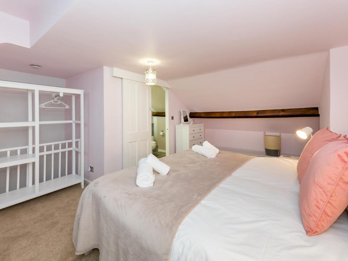 Pass The Keys 3 Storey Townhouse Shrewsbury Eksteriør billede