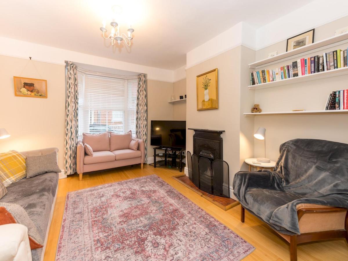 Pass The Keys 3 Storey Townhouse Shrewsbury Eksteriør billede
